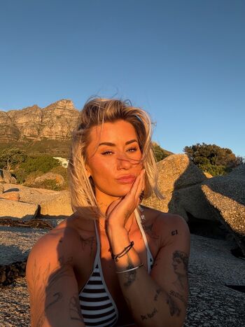 Lena Ajoy