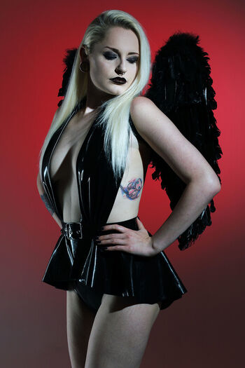 Leora_Nyx