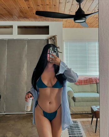 Full leaked Leslyahdz page private onlyfans photo