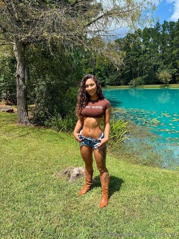 Full leaked Steph mandich/ private onlyfans photo
