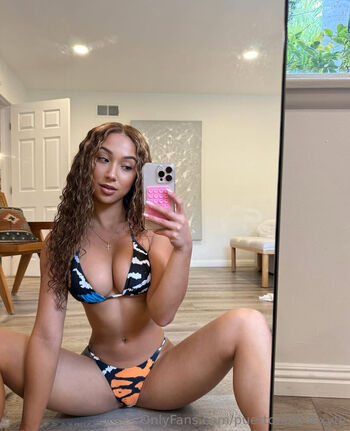 Full leaked Felizcaridad private onlyfans photo