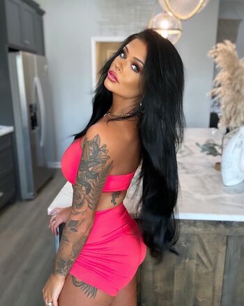 Lexi Layne