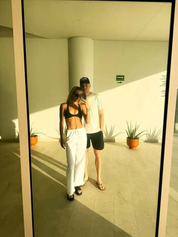 Full leaked Lexie hull page private onlyfans photo