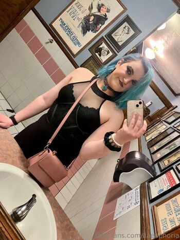 Full leaked Liaeuphoria page private onlyfans photo