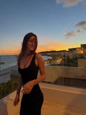 Full leaked Lily chee page private onlyfans photo