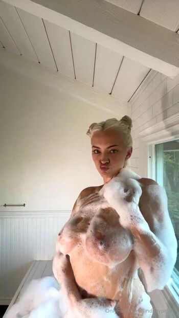 Full leaked Lindsay pelas private onlyfans photo