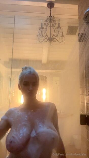 Full leaked Lindsay pelas private onlyfans photo