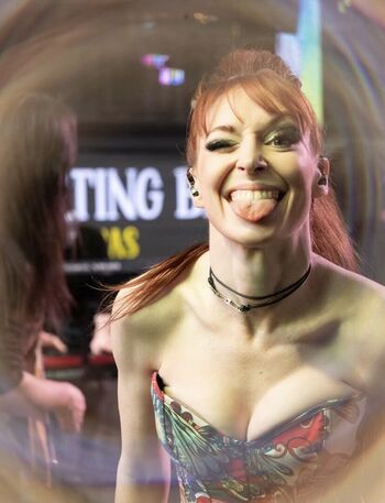 Lisa Foiles