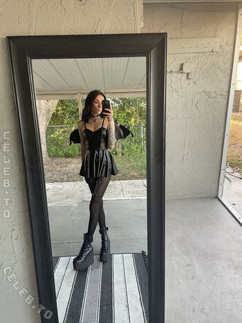 Liz Raw