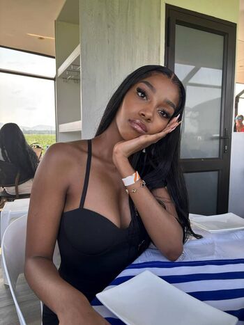 Lizzy Amarae