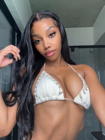 Lizzy Amarae