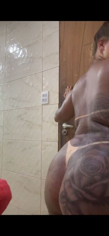 Loira_da_titan