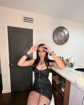 Full leaked Kikirvr/ private onlyfans photo