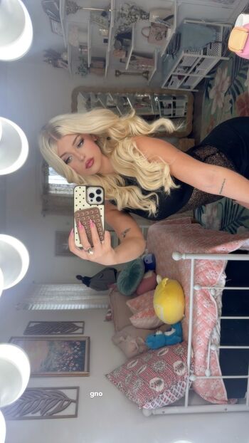 Full leaked Loren gray page private onlyfans photo