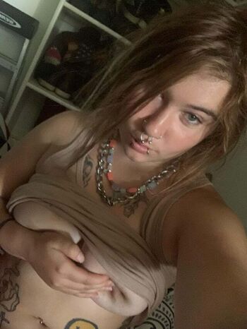 lovleywhitegirl