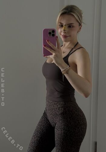 Lucia Leona