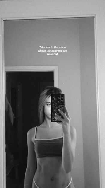 Full leaked Lucrelisa  page private onlyfans photo