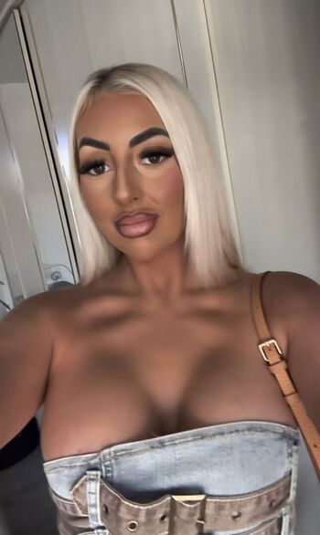 Full leaked Lucyrebeccaofficial private onlyfans photo