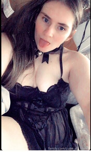 Luna_Da_Mew