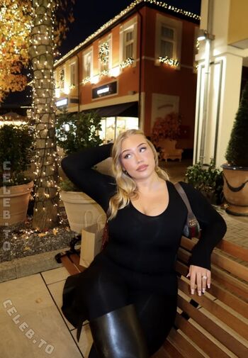 Full leaked Lusandraa private onlyfans photo