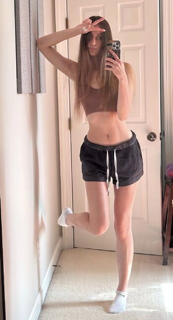 Full leaked Luweazl private onlyfans photo