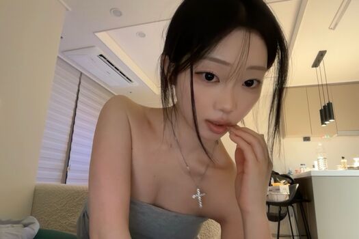 Lydia Hwang