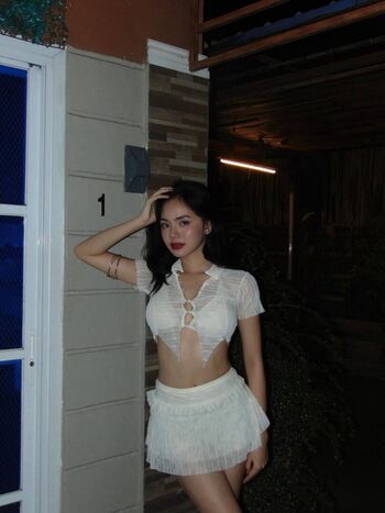 Full leaked Lyndin daphne cruz private onlyfans photo