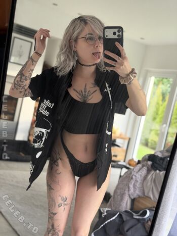 Full leaked Macezayuri  page private onlyfans photo