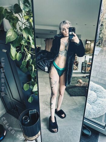 Full leaked Macezayuri  page private onlyfans photo