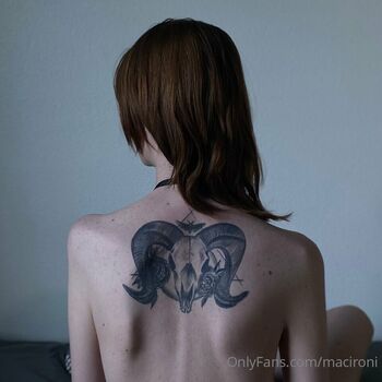 Maci Currin