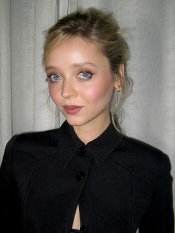 Madeleine Arthur