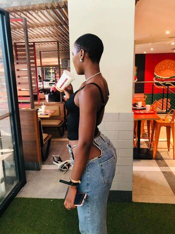 Full leaked Mafezie buthelez huge curvy booty private onlyfans photo