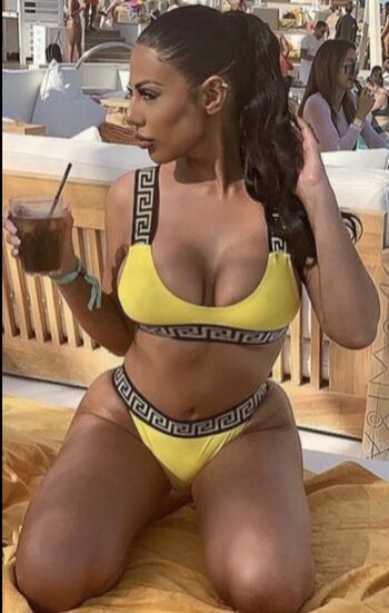 Mandi Vakili