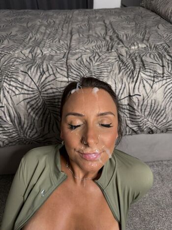 Mariah Leonne