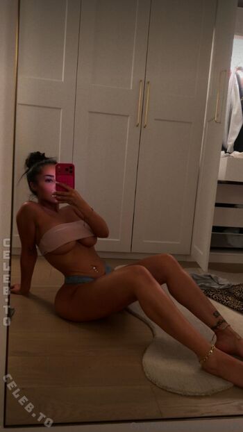 Full leaked Maryscrib private onlyfans photo