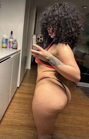 Full leaked Nayiablush/ private onlyfans photo