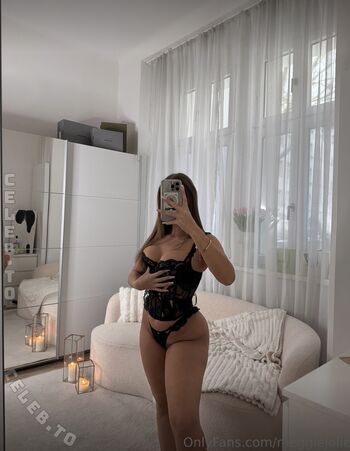 Meggie Jolie