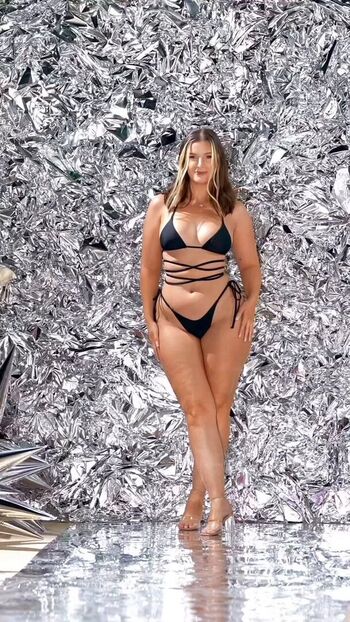 Full leaked Mia grose private onlyfans photo