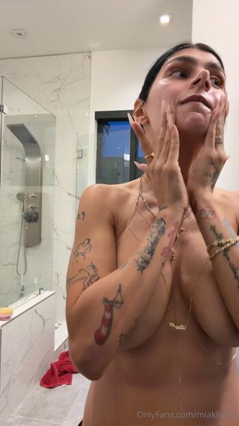 Full leaked Mia khalifa private onlyfans photo