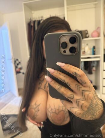 Full leaked Mia madisson private onlyfans photo