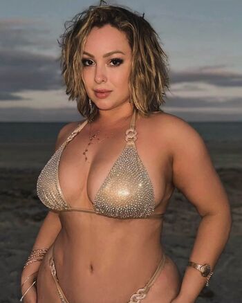 Miabellydancerofficial