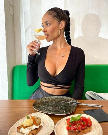 Full leaked Micaela reis page private onlyfans photo