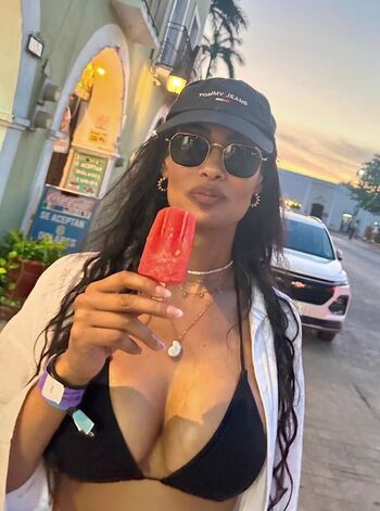 Full leaked Micaela reis page private onlyfans photo