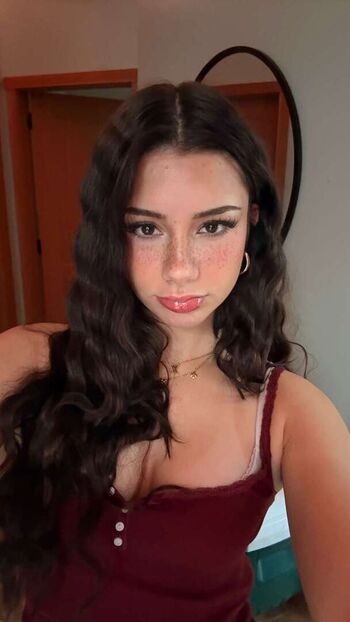 Mikayla Campinos