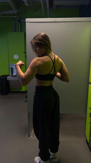 Mikayla Campinos