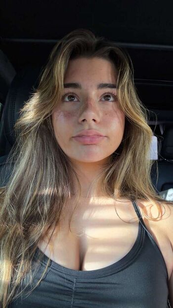 Mikayla Campinos
