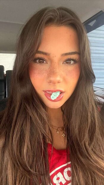 Mikayla Campinos