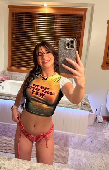 Mikayla Campinos