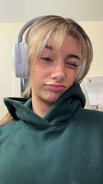 Mikayla Campinos