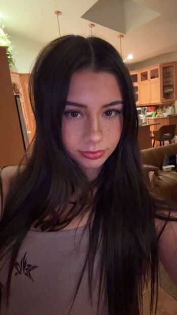 Mikayla Campinos